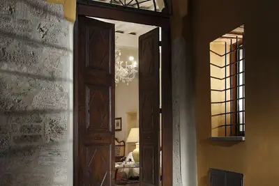 Image de Appartement de 170 m² rénové avec goût dans le centre antique de Pérouse, endroit calme