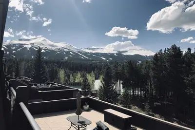 Image de Condo au dernier étage - Meilleures Vues / Emplacement, Grandes Avis! ! !