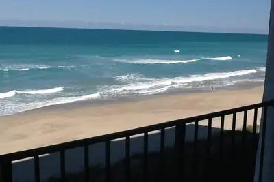 Image de Oceanfront 5ème étage. Séjour minimum de 1 mois. Les tarifs n'incluent pas les frais de traitement Vrbo