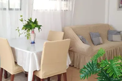 Image de Sunny Yellow: Live Like A Local