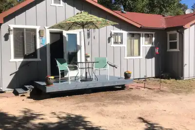 Image de Hummingbird Guest Cottage on Black Forest Cattle Ranch