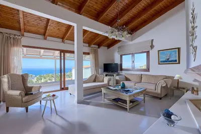 Image de Spacious villa with shared pool and amazing view