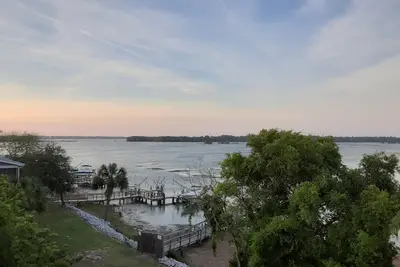 Image de Fun in the Folly Sun