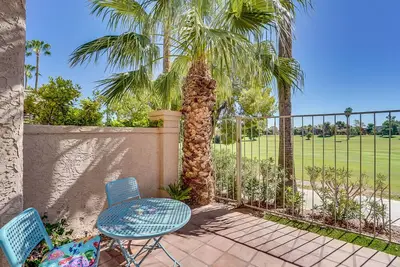 Image de Golf View Resort Like Living in Heart of Old Town - 2 Bd + Den, 2 Ba, garage!