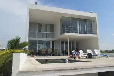 Image de Maison Front de mer Superbe vue sur l'océan Hi Speed WiFi Unlimitd Eau douce Appel gratuit