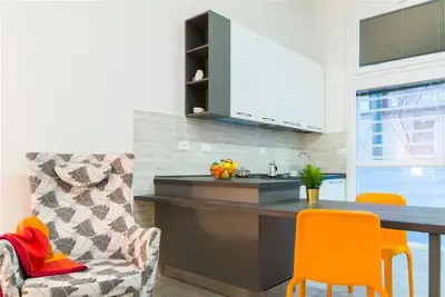 Image de Appartement confortable d'une chambre près de la gare! Nouveau!