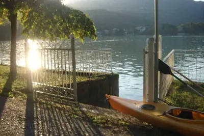 Image de Sur Les Rives Du Lac Avec Terrasse - De 2 À 7 Lits RÉSERVANT Tout Le Logement