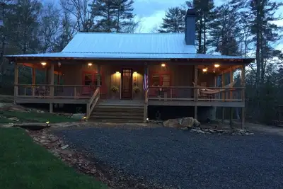 Image de Vélo, randonnée dans la forêt de Dupont en quelques minutes Nouvelle cabane rustique près de Brevard, forêt de Pisgah