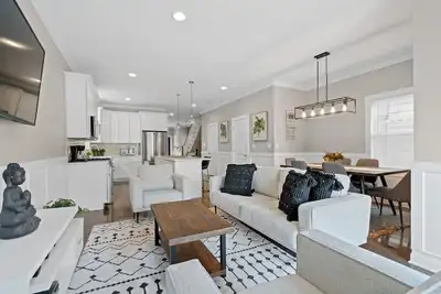 Image de Élégante maison de 6 chambres dans le quartier branché de Logan! ! (Superhôtes)