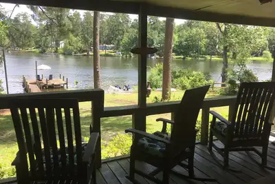 Image de Archie's Lake Daze Cottage