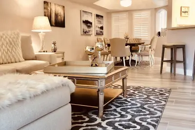 Image de Magnifique Condo Style Resort Nouvellement REMODÉ À Arizona Biltmore! Vue Sur La Montagne