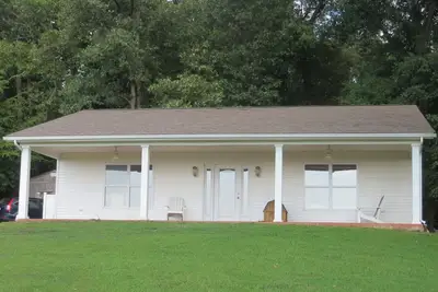 Image de Maison de campagne tranquille dans une ferme familiale, à 30 min de Paducah
