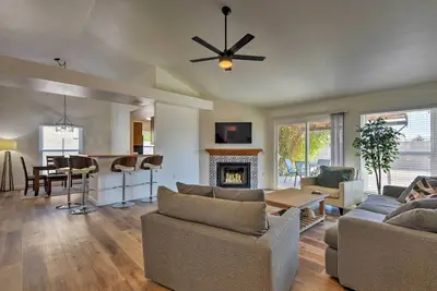 Image de Nouveau! Mesa Home w / Fire Pit - Nouvellement rénové!