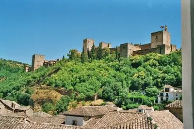 Image de Beautifully restored townhouse in historic centre the Albayzín. Ideal