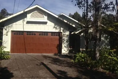 Image de Belle escapade volcanique nichée dans les minutes de la forêt tropicale du parc national de Hi!