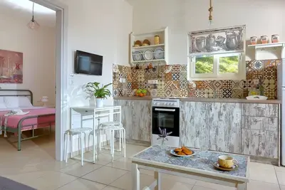 Image de Cozy vintage style sea view apartment /shared pool