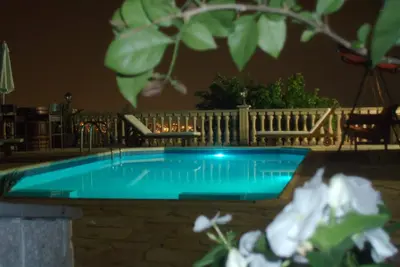 Image de Villa avec des vues spectaculaires, Situation fantastique, Piscine privée