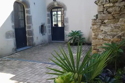 Image de Bam Kalon, 3 * cottage in front of the sea, in the heart of the old port