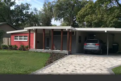 Image de Mid-Century Chic dans Old Orlando's College Park