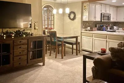Image de Ski In Trailside Condo - À quelques pas du WaterPark & Ice Rink Discount Lift Tix