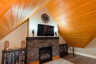 Image de Suite de Style Chalet sur Superficie Peachland
