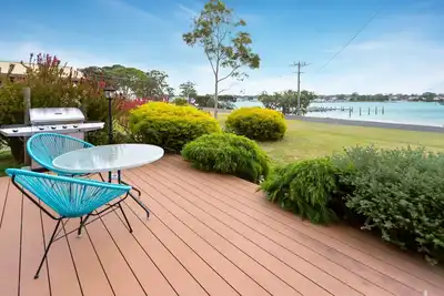 Escapade - Ile Raymond, Vic