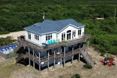 Image de * Juin réduit de 25% * 6br ÉNORME * Prvt piscine * bain à remous * Screamin Deal @ Screamin 'Mimi