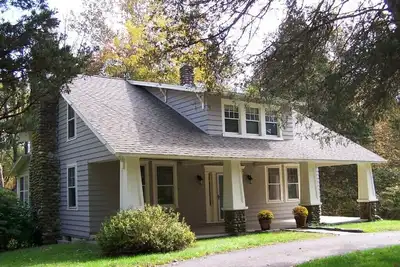 Image de Art et artisanat spacieux à la maison sur 7 hectares à High Falls