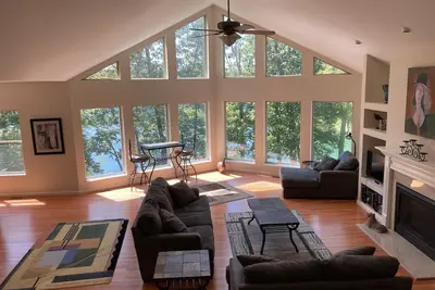 Image de Spectaculaire maison Innsbrook sur le lac Alpine