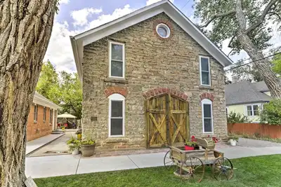Image de Nouveau! Condo de charme dans le quartier historique de Laramie!