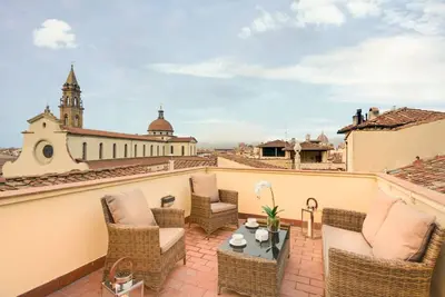 Image de This recently renovated and beautifully decorated studio apartment