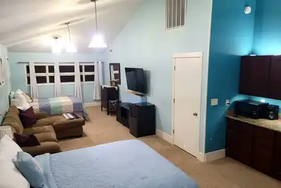 Image de Suite belle-mère près de Autzen / Hayward!