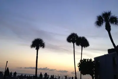 Image de Steps From Piscine chauffée et l'océan. 2 Chambre Deux Bath. Rez-de-chaussée