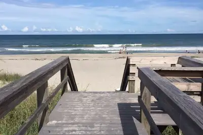 Image de Tarifs Extra Low Mai Et Offres D'ÉTÉ: Étapes de la maison de ville à la plage