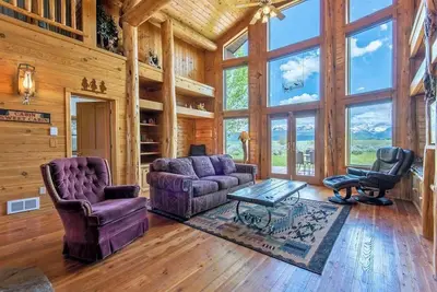 Image de Magpie Meadows - Votre maison en bois rond loin de chez vous!