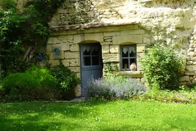 Gîte Troglodytique  3 étoiles calme et verdoyant
