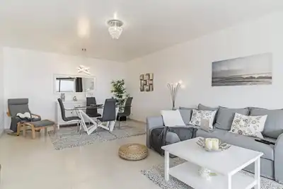 Image de Caniço Vi, appartement spacieux avec piscine et vue mer