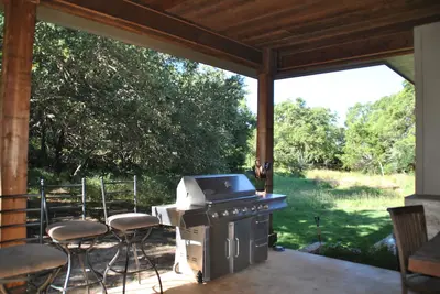 Image de Maison privée sur 2 acres, à 1 mile du centre-ville de Dripping Springs