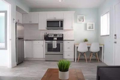 Image de Condo rénové à quelques pas de la plage