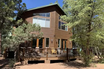 Image de Mountain Cabin Avec des températures fraîches, de superbes vues, et un mobilier moderne.