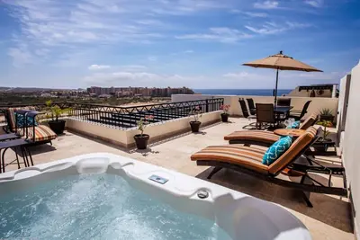 Image de Luxe Ocean View -End Unit Penthouse à Medano Beach