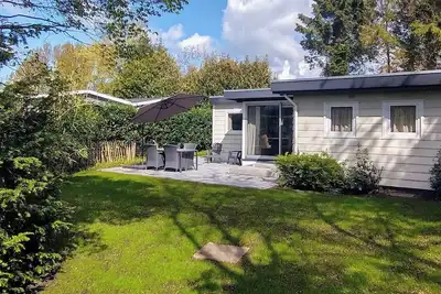 Image de Bungalow situé au calme près de la plage d'IJsselmeer
