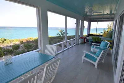Image de Oceanaire - Vues fantastiques, brises et romance sur une plage isolée et privée