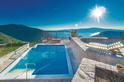 Image de Belle maison de 3 chambres à Tivat