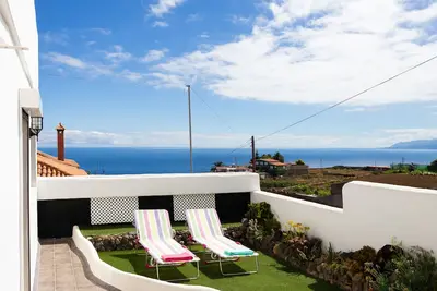 Image de Appartement de 70m2, 4 personnes, terrasse privée dans villa, vue imprenable