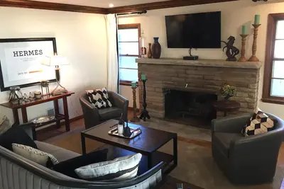 Image de Cœur de Topeka ★ Walking Dist. chez Washburn U ★ lit king