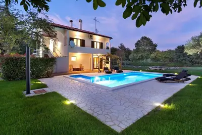 Image de Appartement Doris avec piscine privée et grand jardin