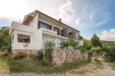 Image de Appartement confortable Ă Brsec avec.