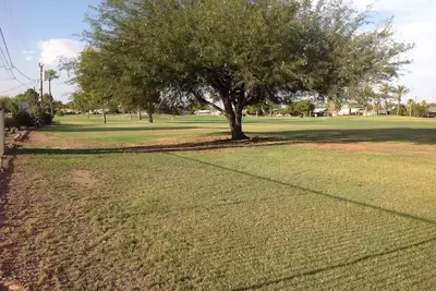 Image de Magnifique vue sur le golf! Golf Course Home, à deux rues du centre de loisirs Fairway.