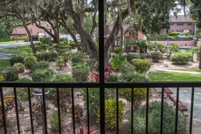 Image de Super emplacement; Beaux terrains; Beaucoup de valeur